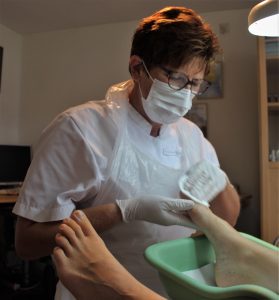 Pedicure Ellens aan het werk